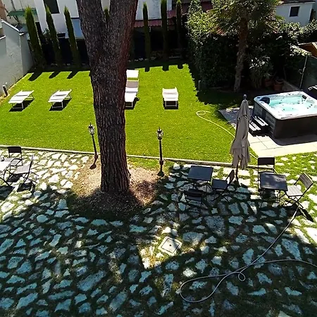 Tozza Bed & Breakfast 4*